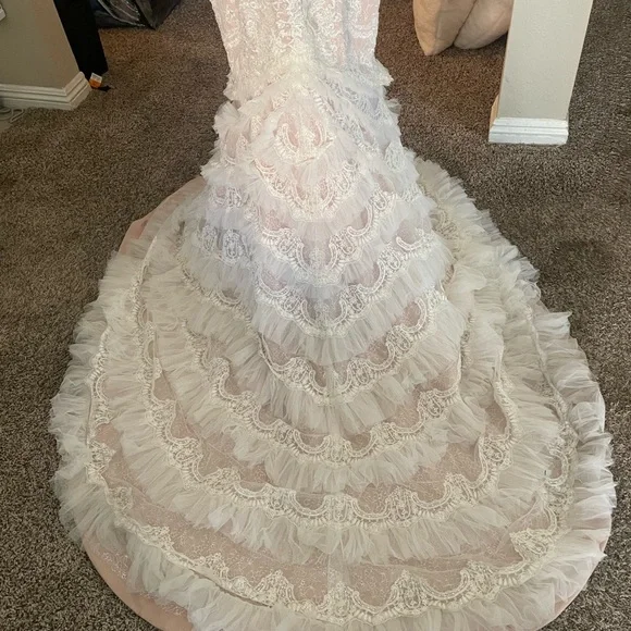 Wedding dress size 14 - Picture 5 of 10